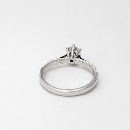 https://18carats.fr/wp-content/uploads/2026/02/35216-35277-Bague-en-or-blanc-et-diamant.png