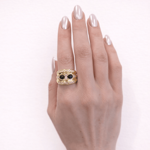 https://18carats.fr/wp-content/uploads/2026/02/35153-35435-Bague-godronnee-en-or-jaune-saphirs-et-diamants.png