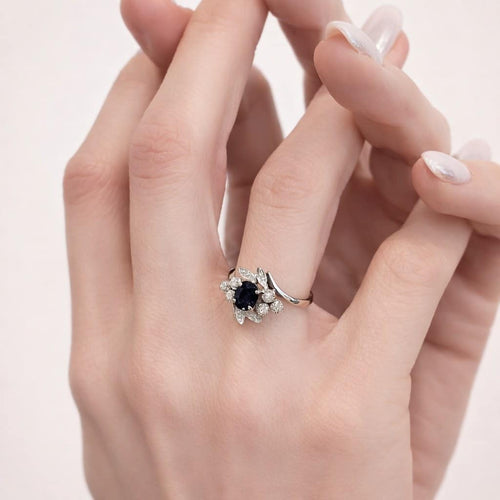 Bague 52 Bague fleur en or blanc, saphir et diamants 58 Facettes 35151