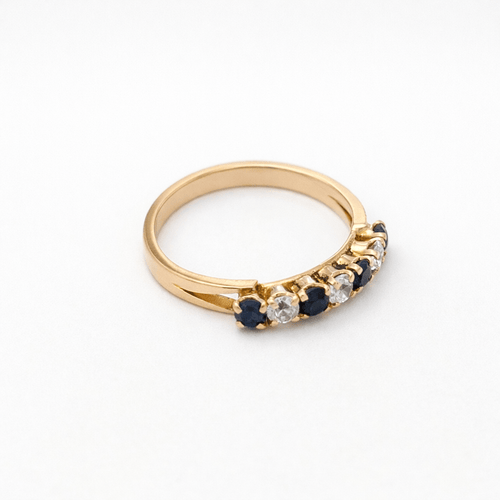 https://18carats.fr/wp-content/uploads/2026/02/35145-35195-Bague-en-or-jaune-diamant-et-saphir.png