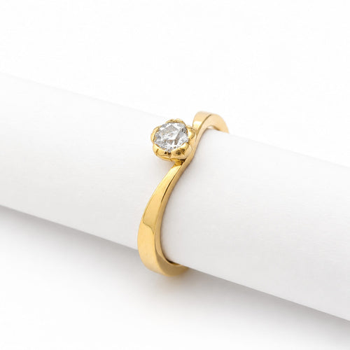 Bague 55 Bague solitaire en or jaune 18 carats et diamant 0,29 ct 58 Facettes 35141