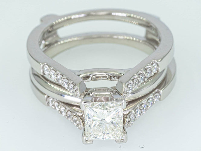 Bague 53 Bague entourage - Or blanc 14 ct et diamants 1,38 ct 58 Facettes W01