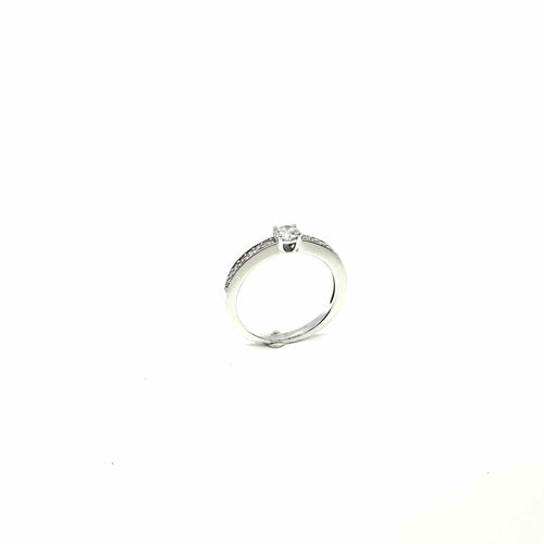 Bague 48 Solitaire accompagné - Bague en or blanc et diamants 58 Facettes Z15B51806