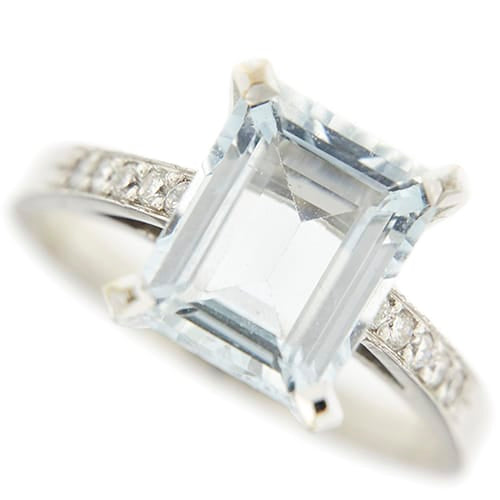 https://api-ledial.emberware.it/app/uploads/2026/03/39084-anello-oro-acquamarina-diamanti_51.jpg
