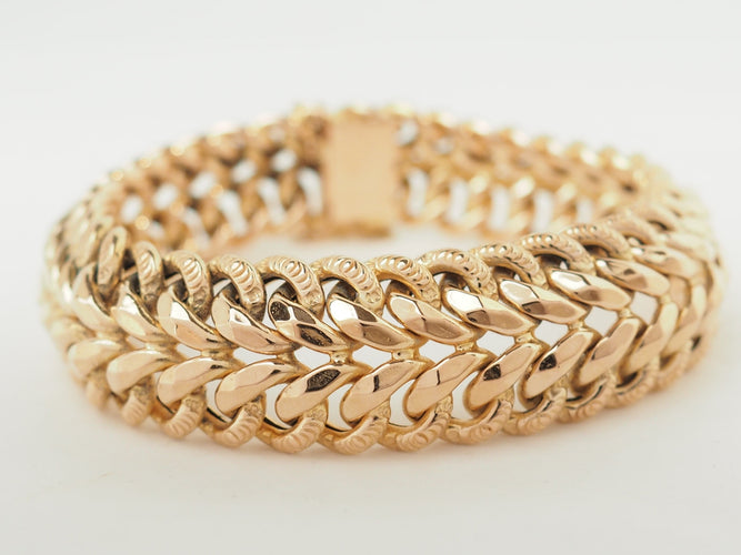 https://cdn.shopify.com/s/files/1/0750/3799/9372/files/P1017353.jpg?v=1775570786