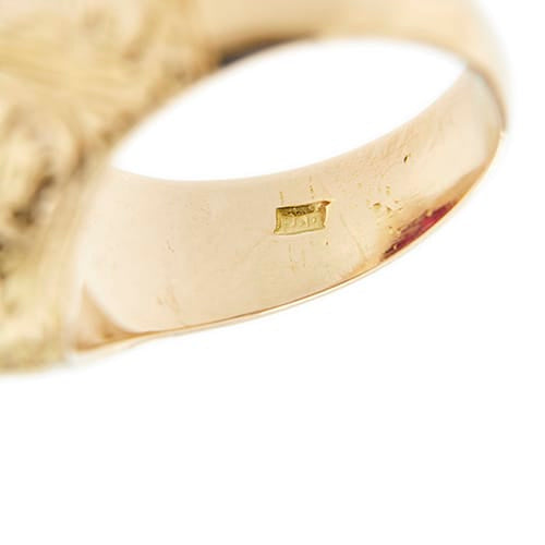 https://api-ledial.emberware.it/app/uploads/2026/04/39166-anello-oro-uomo-scudo-rubino_12.jpg