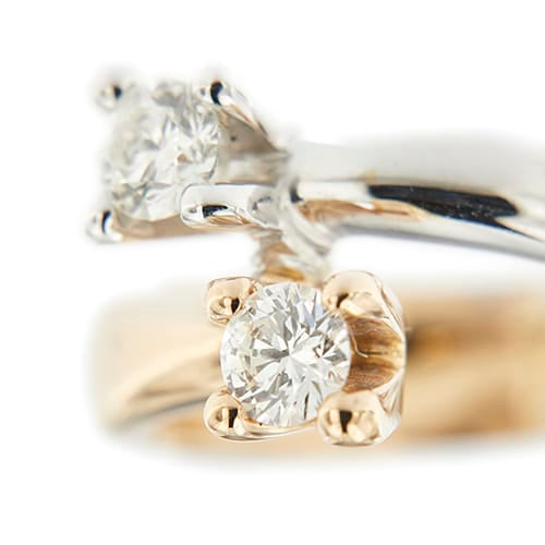 https://api-ledial.emberware.it/app/uploads/2026/04/39208-anello-contrarie-due-ori-diamanti-brillanti_51.jpg