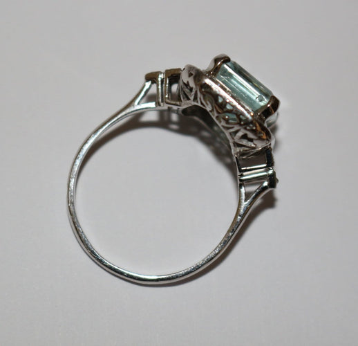 Bague 61 Bague Art déco en or blanc, aigue-marine et diamants 58 Facettes 610