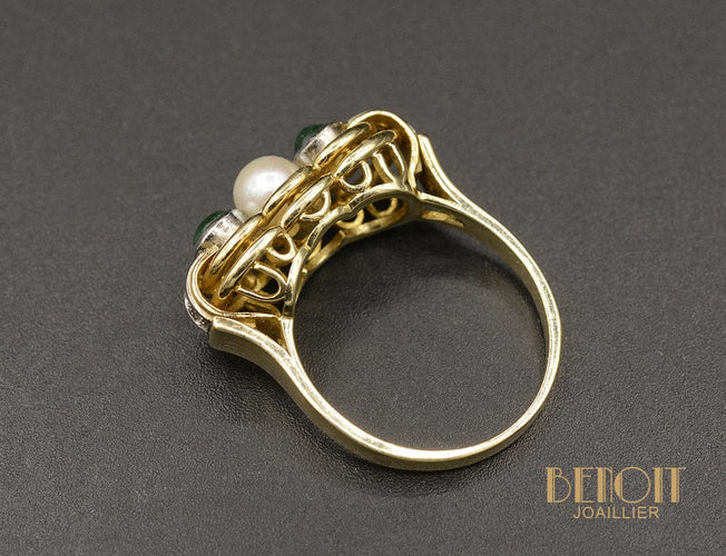Bague Bague jarretière en or jaune, perle, émeraudes et diamants 58 Facettes A9703