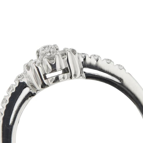 https://api-ledial.emberware.it/app/uploads/2026/04/35573-anello-oro-fiore-diamanti-Damiani_14.jpg