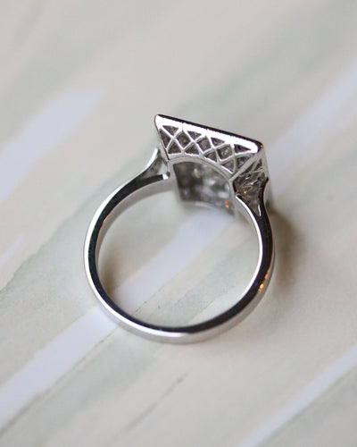 Bague 56.5 Art Déco - Bague rectangle en or blanc et diamants 58 Facettes A11240