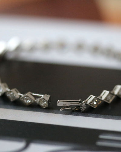 Bracelet Bracelet rivière en or blanc et diamants 58 Facettes A11362