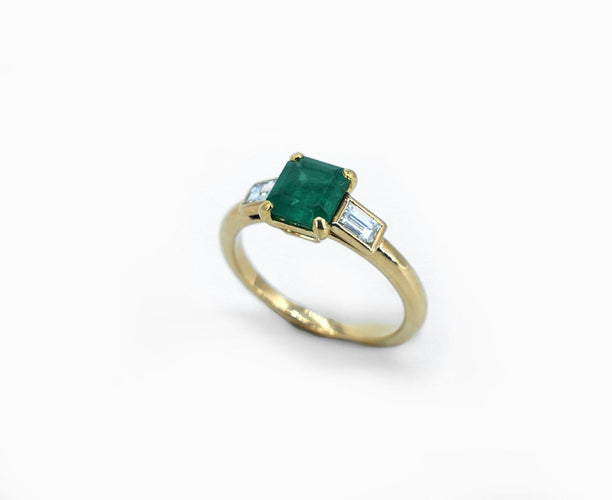 Bague 51 Solitaire - Bague en or jaune 18 carats, émeraude et diamants baguette 58 Facettes 147/13
