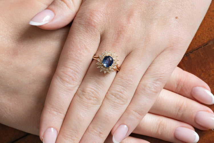 Bague 51 Bague avec saphir et diamants en or jaune 14 carats 58 Facettes 11772