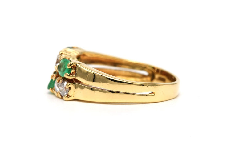 Bague 53 Bague contemporaine en or jaune avec émeraudes et diamants 58 Facettes 23689