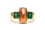 Bague 57 Bague contemporaine en or jaune 18 carats sertie d’émeraudes et topaze 58 Facettes 23581