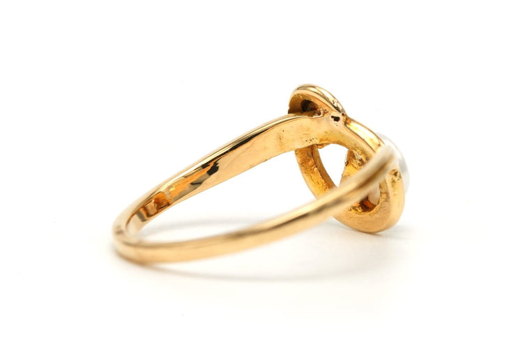 Bague 49 Bague contemporaine en or jaune 18 carats avec perle et diamant baguette 58 Facettes B642