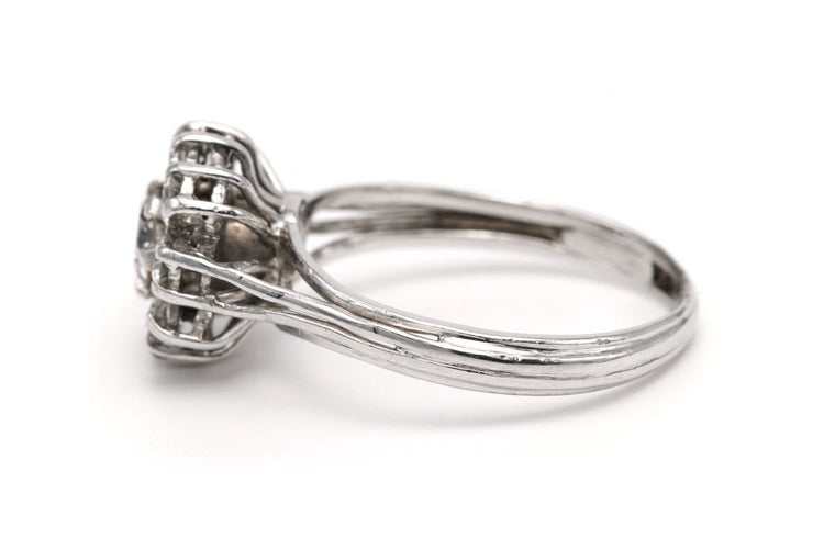Bague 54 Bague contemporaine en or blanc et diamants 58 Facettes 20058