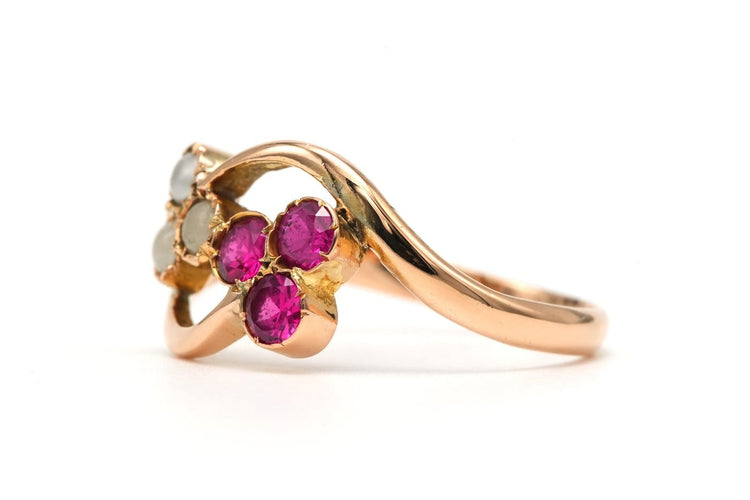 Bague 54 Bague Art nouveau en or jaune 18 carats, rubis et perles 58 Facettes B851