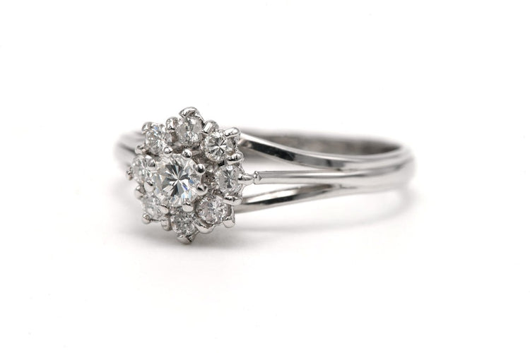 Bague 58 Bague contemporaine en or blanc 18 carats sertie de diamants taille brillant 58 Facettes 26042401-03