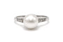Bague 57 Bague Art déco en or blanc 18 carats, perle et diamants taille 8/8 58 Facettes B854