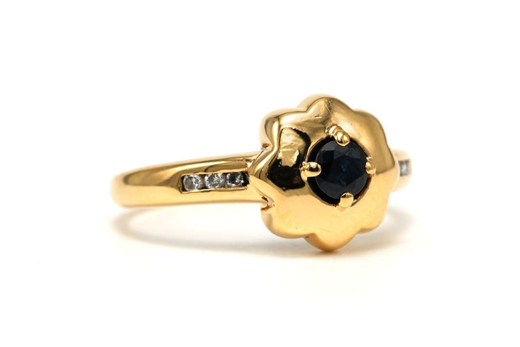 Bague 54 Bague en or jaune 18 carats, saphir et diamants 58 Facettes B855