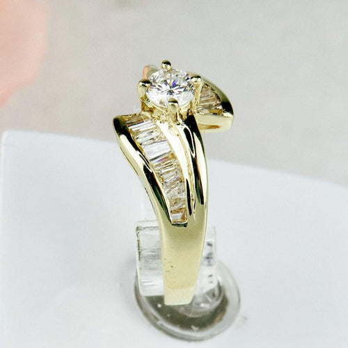 https://cdn.shopify.com/s/files/1/0442/6560/3235/products/prachtiger-18-karat-ring-mit-diamanten-honey-decoration-6.jpg?v=1710846054