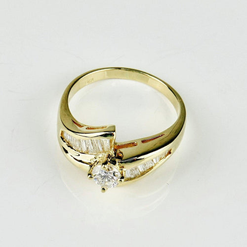 https://cdn.shopify.com/s/files/1/0442/6560/3235/products/prachtiger-18-karat-ring-mit-diamanten-honey-decoration-8.jpg?v=1710846060