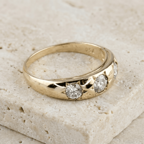 Bague 58 Three Stone - Bague de fiançailles vintage en or jaune 18 carats et diamants 58 Facettes 2057