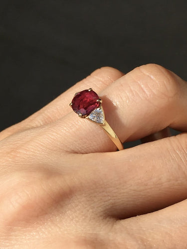 Bague 50.5 Bague vintage en or jaune 18K rubis et diamants 58 Facettes 255