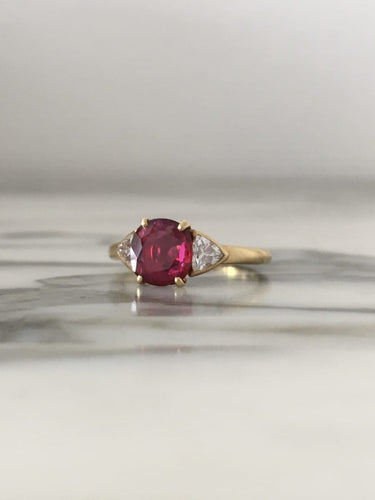 Bague 50.5 Bague vintage en or jaune 18K rubis et diamants 58 Facettes 255