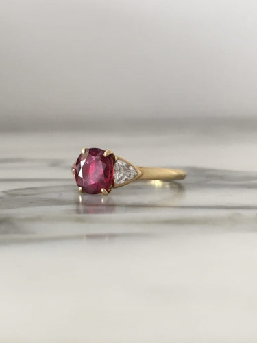Bague 50.5 Bague vintage en or jaune 18K rubis et diamants 58 Facettes 255