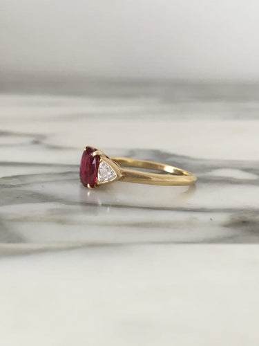 Bague 50.5 Bague vintage en or jaune 18K rubis et diamants 58 Facettes 255