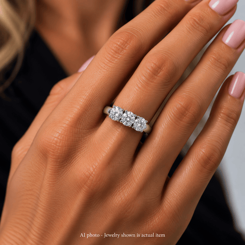 Bague 53 Bague trilogie en or blanc 18 carats avec diamants 58 Facettes AN71 (00549)