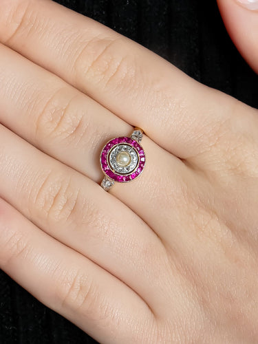Bague Bague Art déco cible en or jaune 18 carats, diamants et rubis 58 Facettes BO/220012