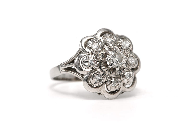 Bague 52 Bague années 50 en or blanc 18 carats et diamants 58 Facettes B859
