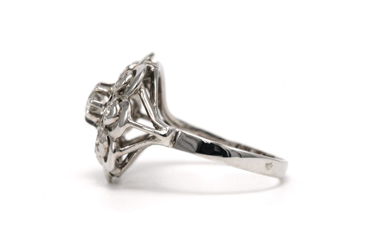 Bague 52 Bague années 50 en or blanc 18 carats et diamants 58 Facettes B859