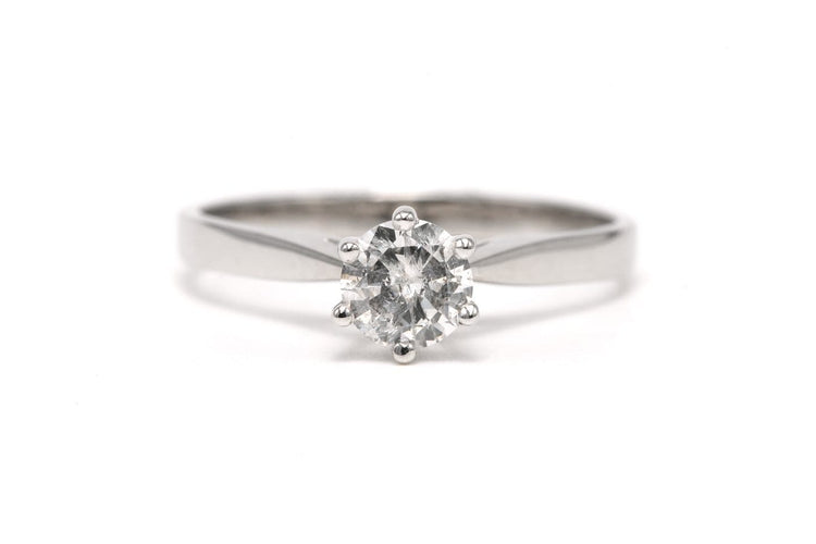 Bague 52 Bague contemporaine en or blanc 18 carats avec diamant taille brillant 58 Facettes 23721