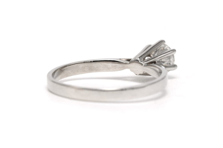 Bague 52 Bague contemporaine en or blanc 18 carats avec diamant taille brillant 58 Facettes 23721