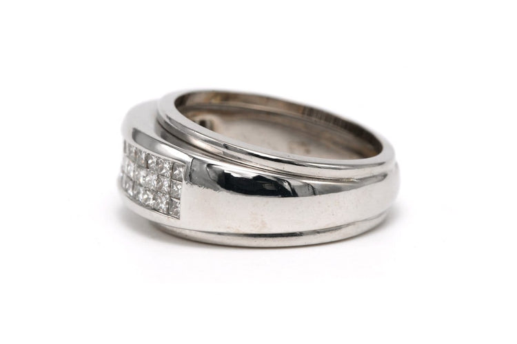 Bague 55 Bague contemporaine en or blanc 18 carats et diamants taille brillant 58 Facettes 23715