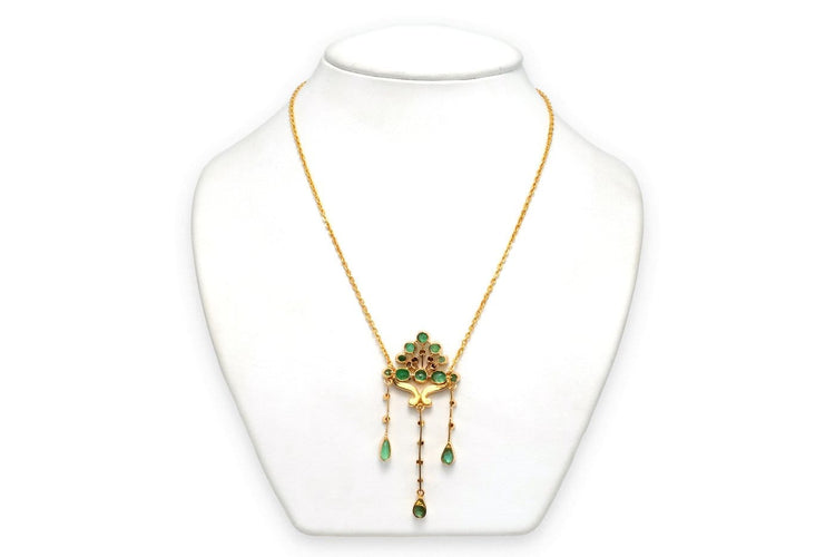 Collier Collier années 50 - Collier en or jaune 18 carats avec émeraudes et perles 58 Facettes 23683