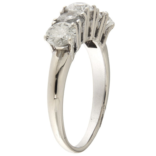 https://www.gioielleriaguidetti.it/wp-content/uploads/2026/04/G3921-anello-fedina-oro-bianco-diamanti-brillanti-3.jpg