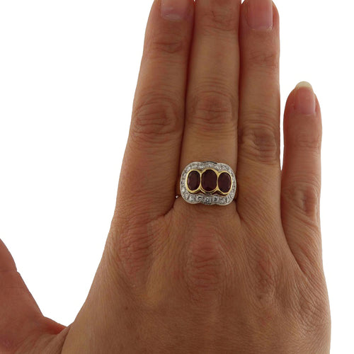 https://www.gioielleriaguidetti.it/wp-content/uploads/2026/02/G3898c-anello-vintage-guidetti-oro-diamanti-rubini.jpg