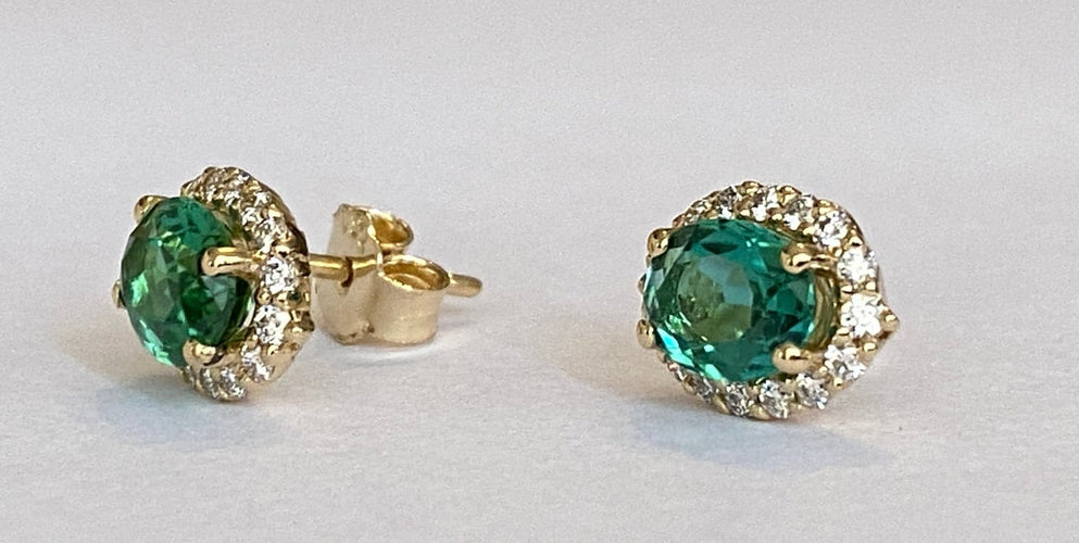 Boucles d'oreilles Boucles d’oreilles puces - Tourmalines vertes et diamants en or jaune 18 kt 58 Facettes earrings