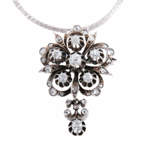 Collier Collier pendentif broche en or blanc et argent serti de diamants 58 Facettes BO/220146