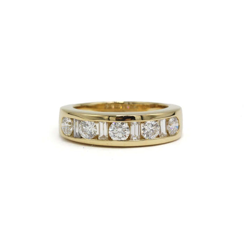 Bague 54 Demi-alliance en or jaune 750‰ sertie de diamants 58 Facettes 260121R