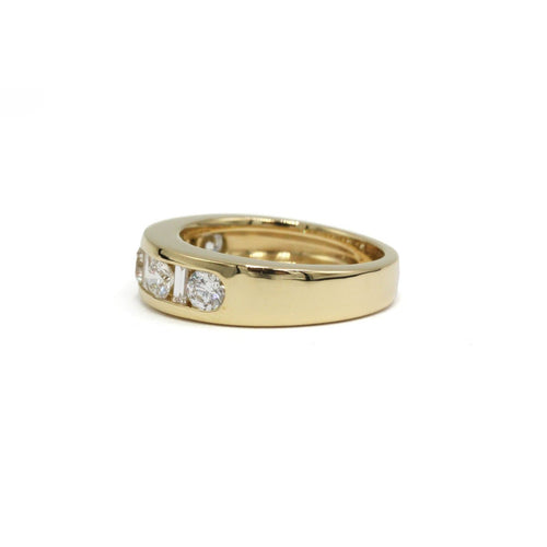 Bague 54 Demi-alliance en or jaune 750‰ sertie de diamants 58 Facettes 260121R