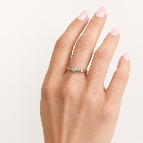 https://18carats.fr/wp-content/uploads/2026/04/36557-36562-Bague-2-ors-et-diamant.png