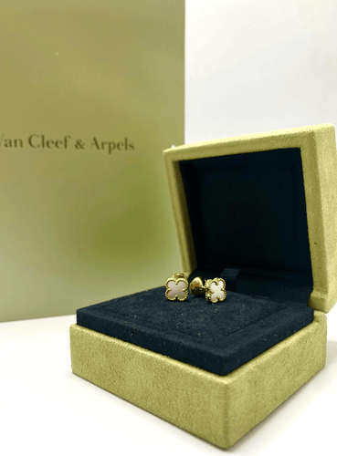 Boucles d'oreilles Van Cleef & Arpels Sweet Alhambra - Puces d'oreilles en or jaune 18K et nacre 58 Facettes BO/260158