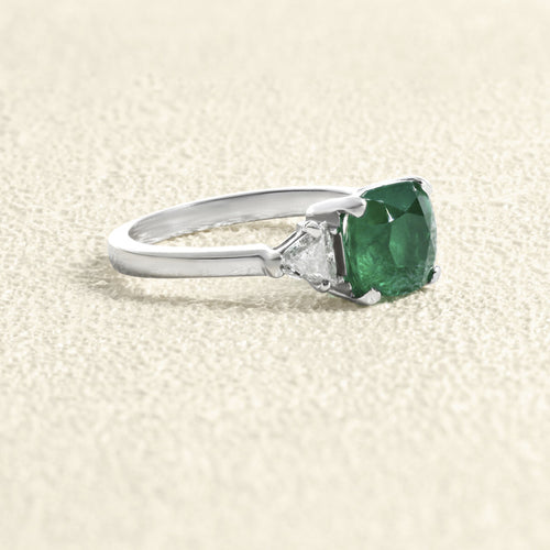bague-or-blanc-emeraude-et-diamants.jpg
